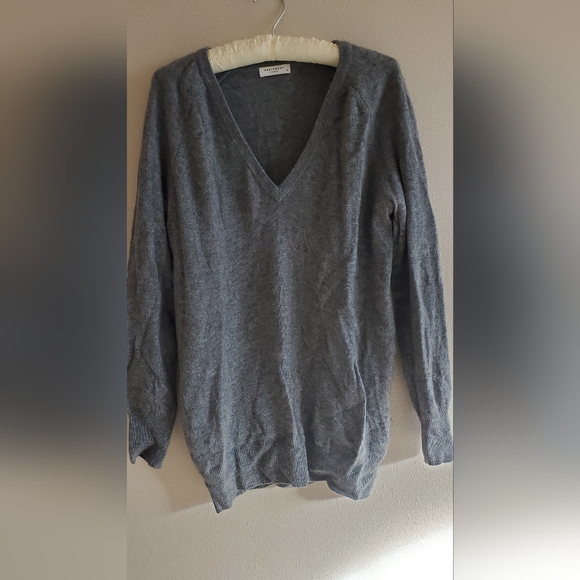 Equipment Cashmere Gray V-Neck Tunic Sweater - Picture 6 of 8